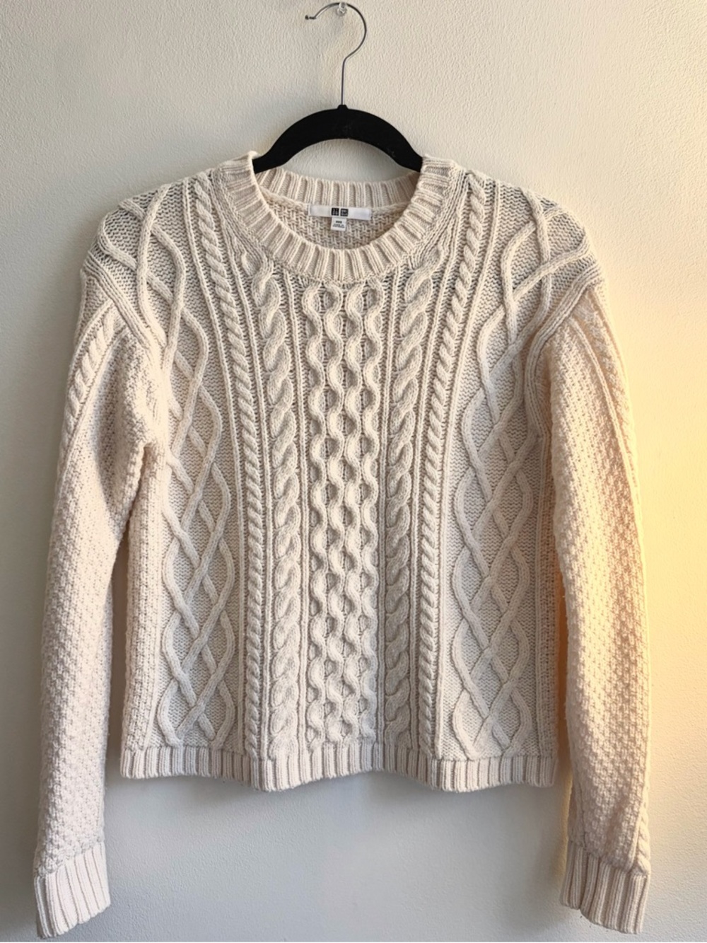 Uniqlo Cream Cable-Knit Crewneck Pullover Sweater XXS